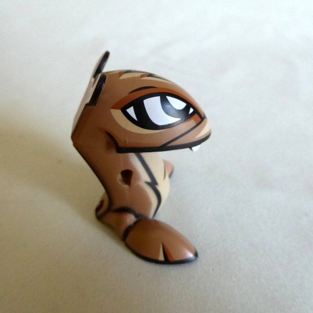 NEW 2007 KIDROBOT FINDERS KEEPERS SHERMIN SQUIRREL 2/20 DESIGNER VINYL FIGURE - Picture 6 of 15
